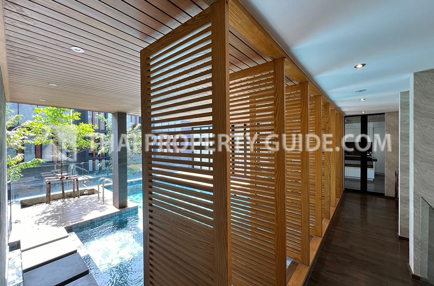 House with Private Pool in Srinakarin 